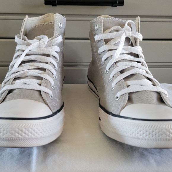 Men's High Top Converse All Star Light Gray Sneakers, Sz 10.5 - Picture 2 of 8